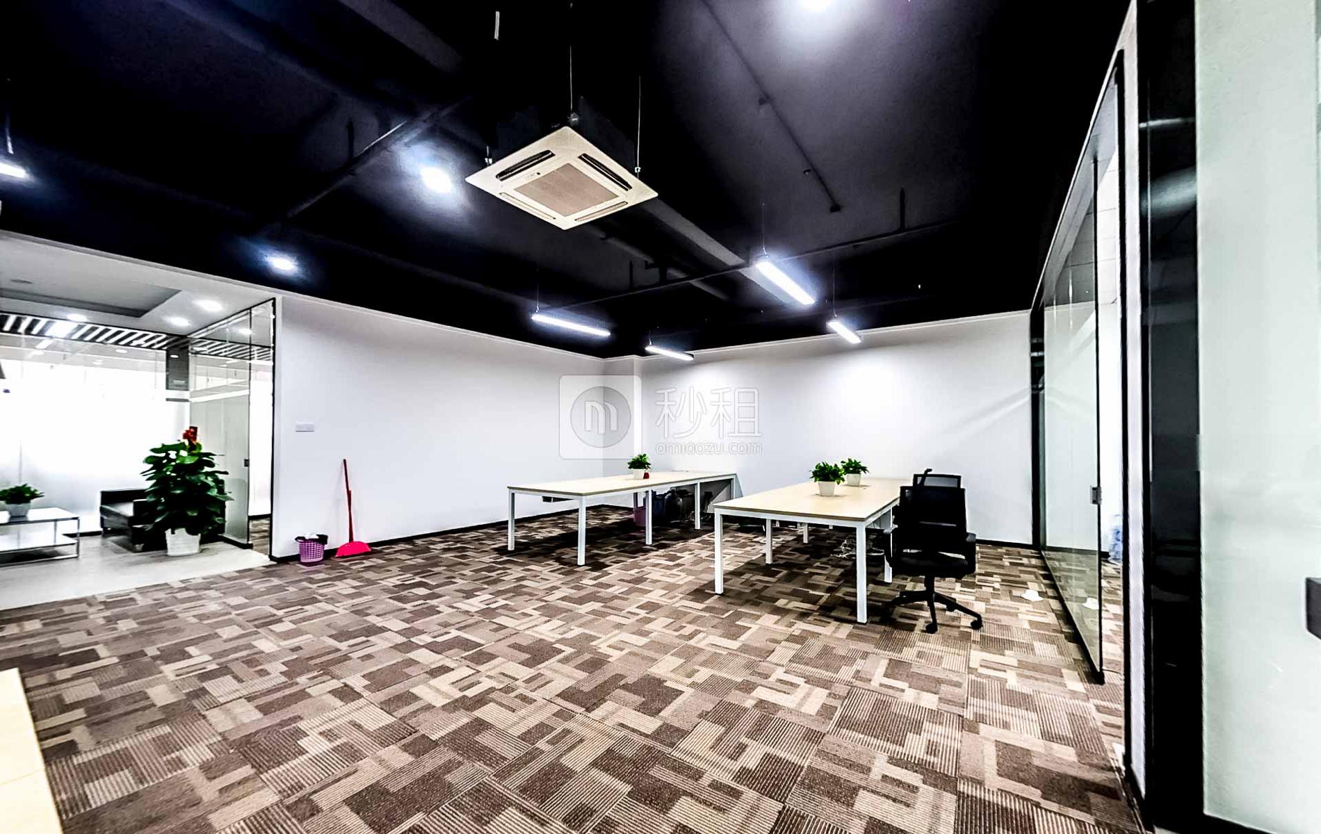 坂田国际中心-优渡空间写字楼出租222平米精装办公室65元/m².月
