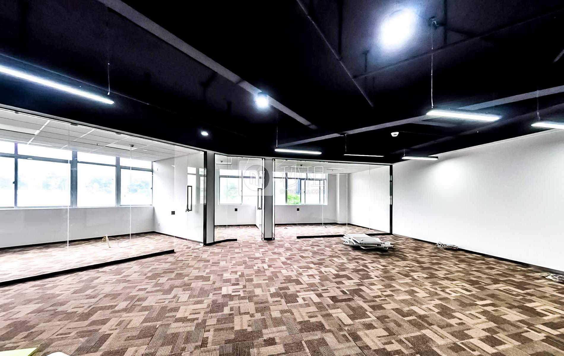 坂田国际中心-优渡空间写字楼出租211平米精装办公室65元/m².月