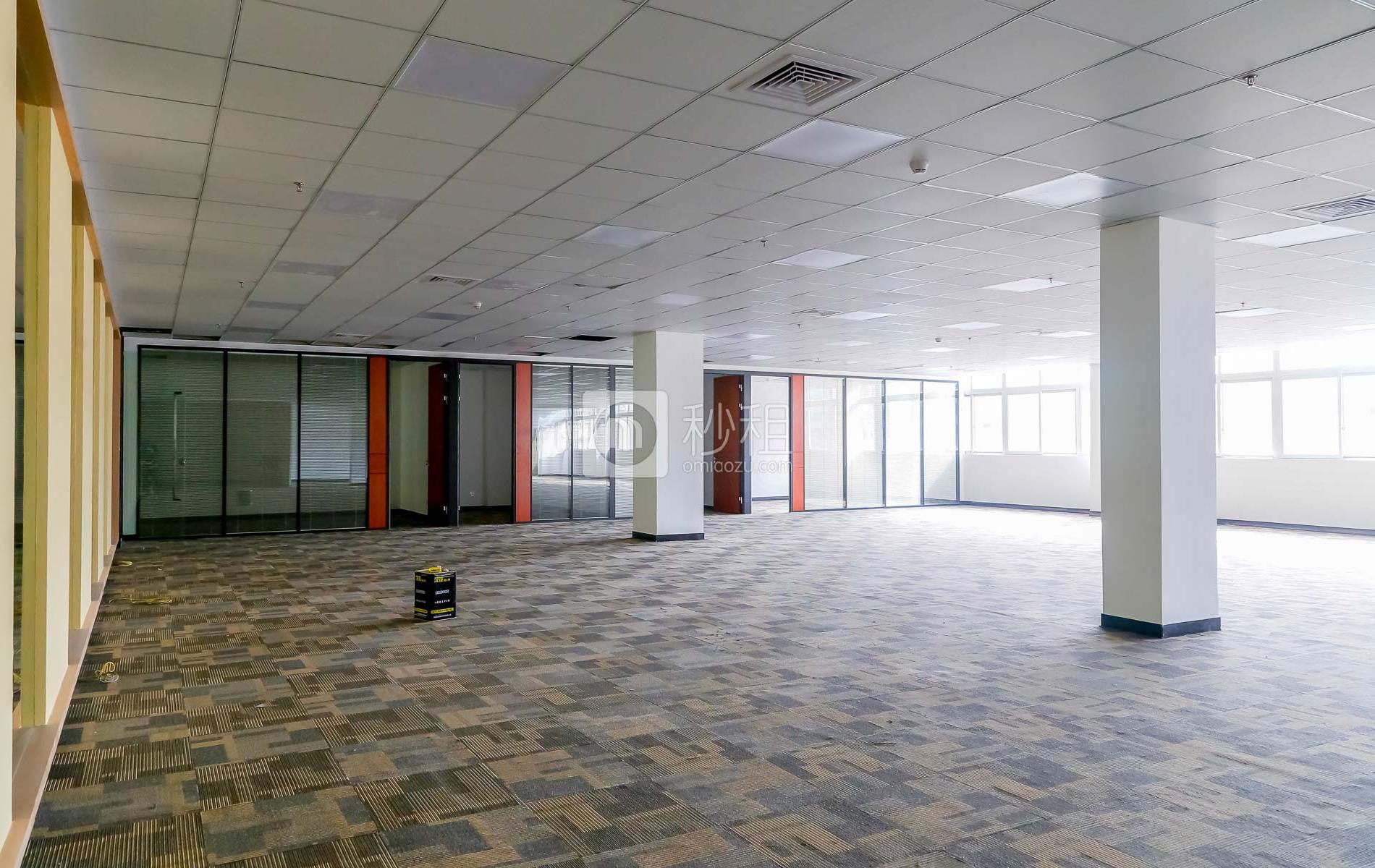 泰然工业区203栋写字楼出租295平米精装办公室110元/m².月