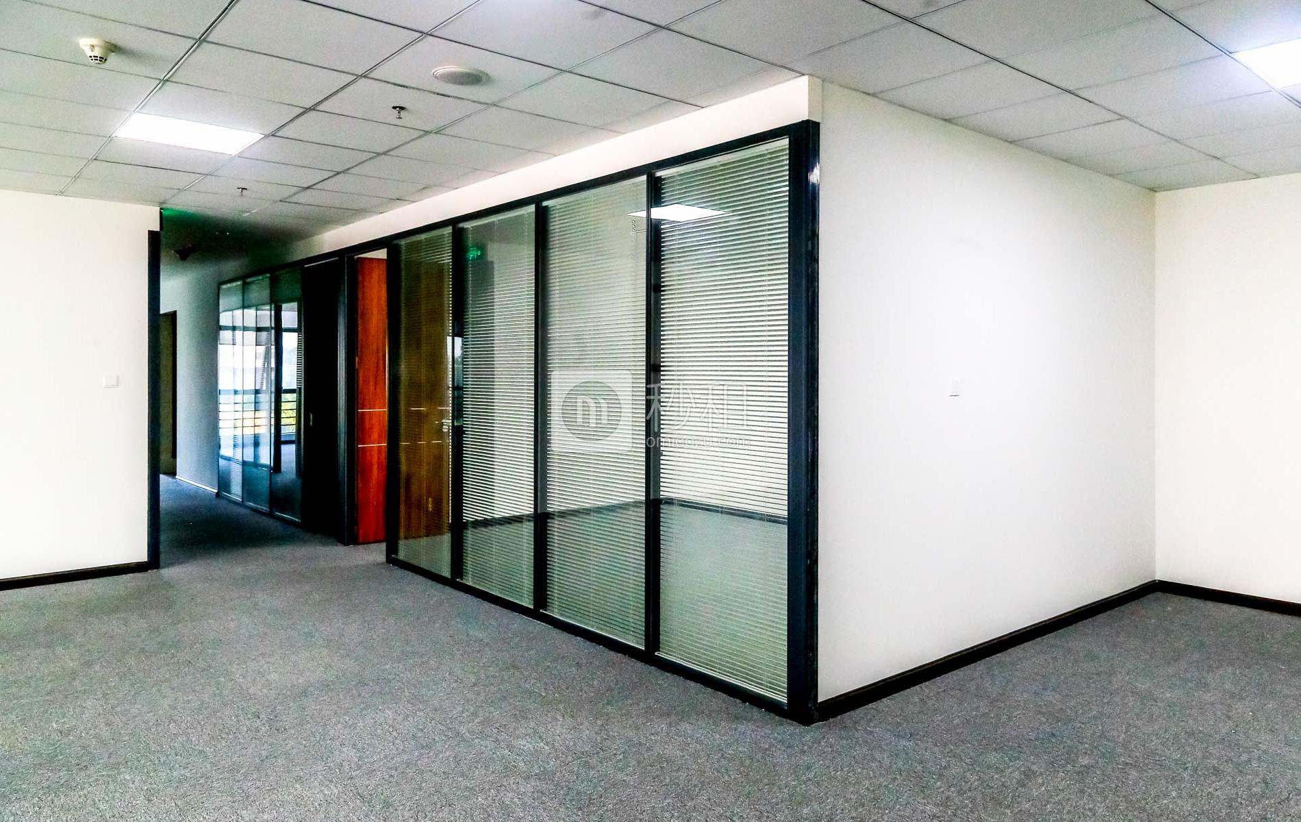 深业泰然大厦写字楼出租485平米精装办公室160元/m².月