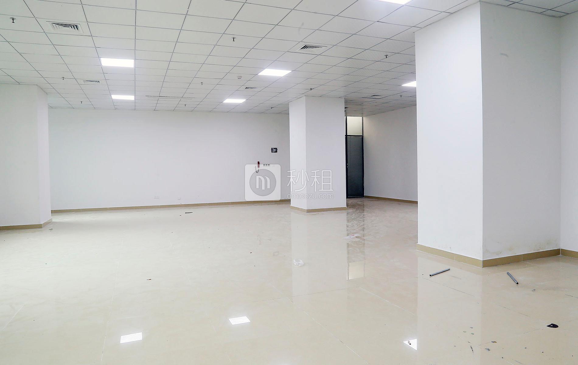 政商中心写字楼出租171平米简装办公室68元/m².月