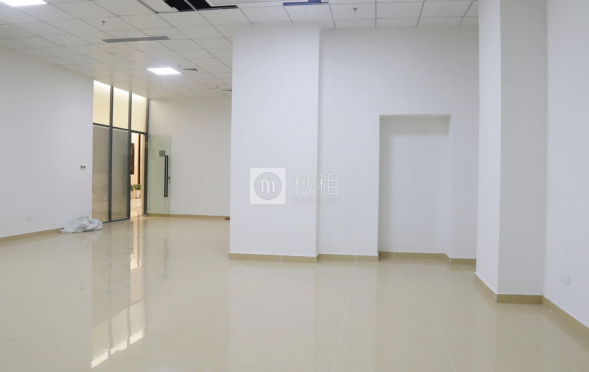 政商中心写字楼出租154平米简装办公室68元/m².月