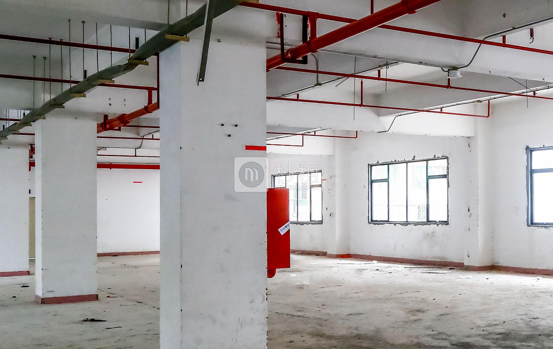 南山睿园写字楼出租246平米毛坯办公室61元/m².月