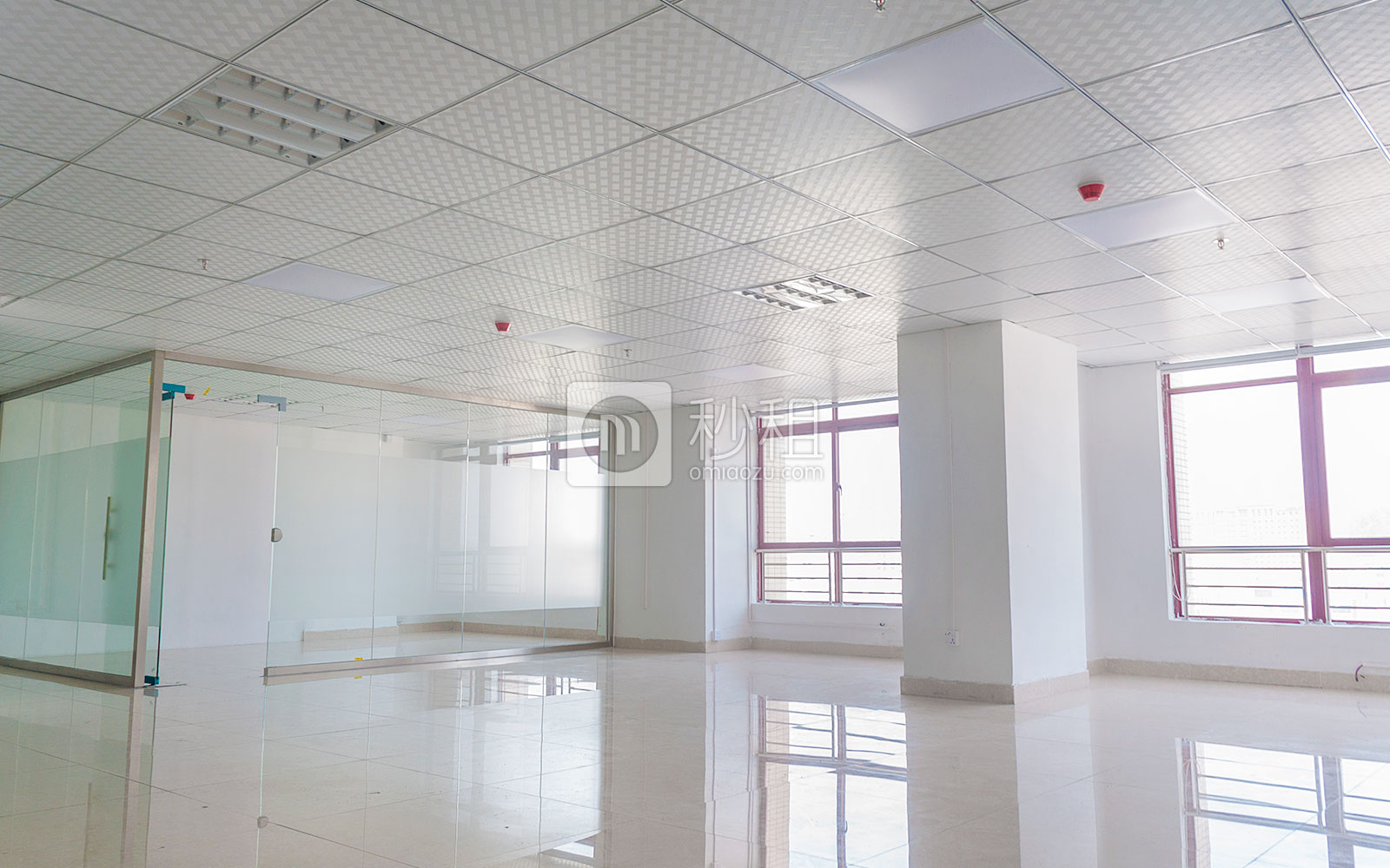 宝龙大厦写字楼出租180平米精装办公室31元/m².月