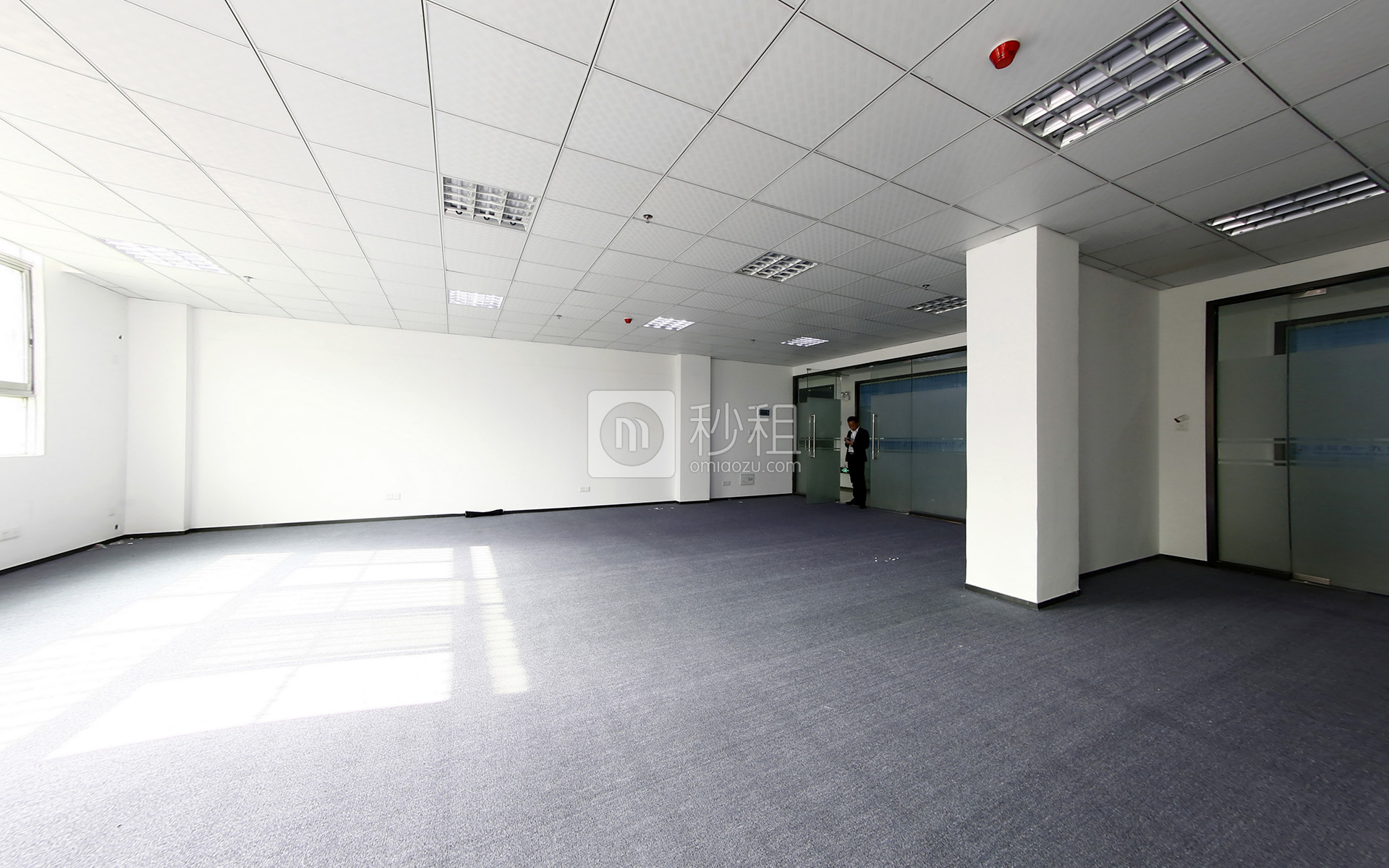 创兴达商务大厦写字楼出租148平米精装办公室48元/m².月
