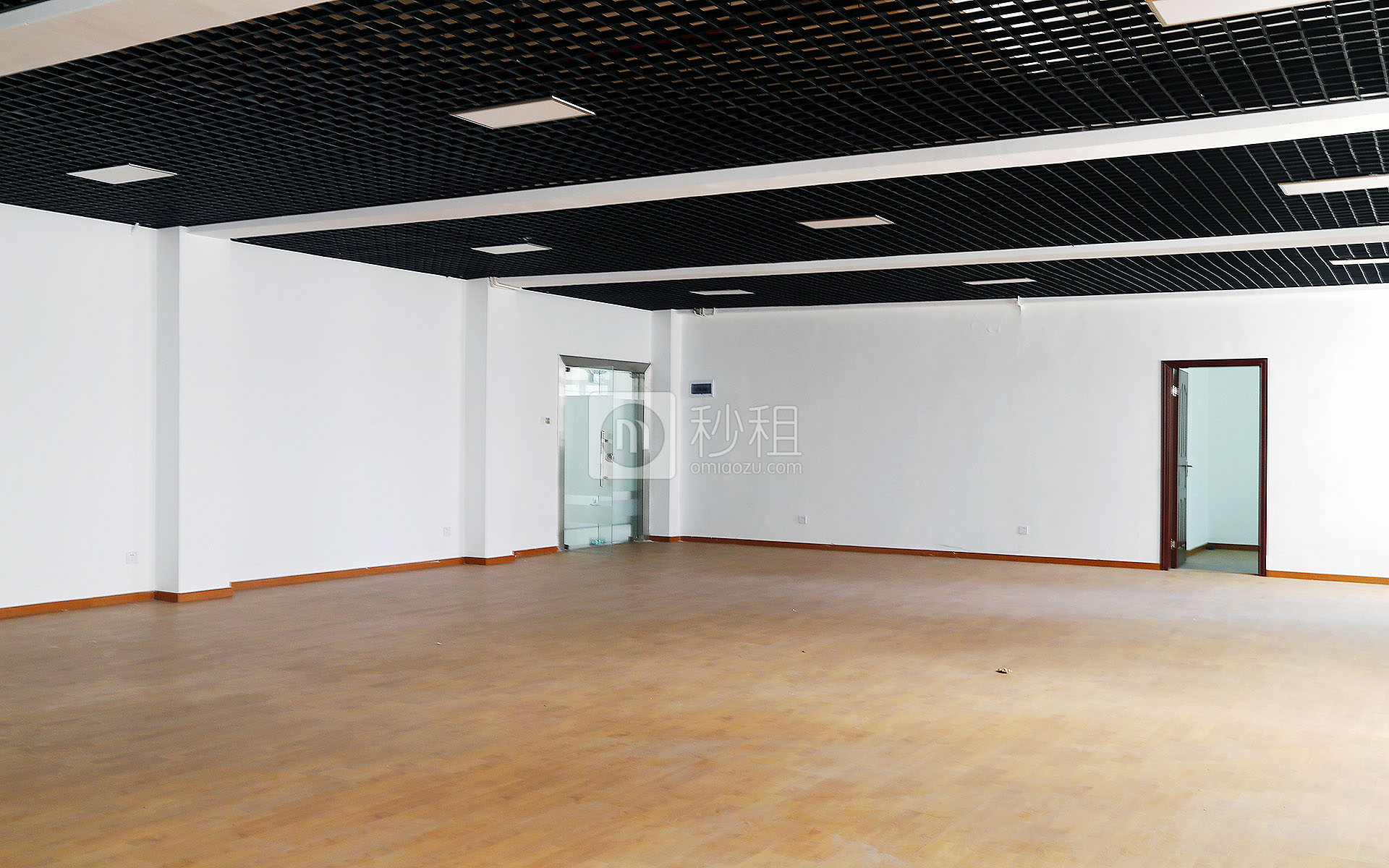 福美商务大厦写字楼出租90平米简装办公室30元/m².月