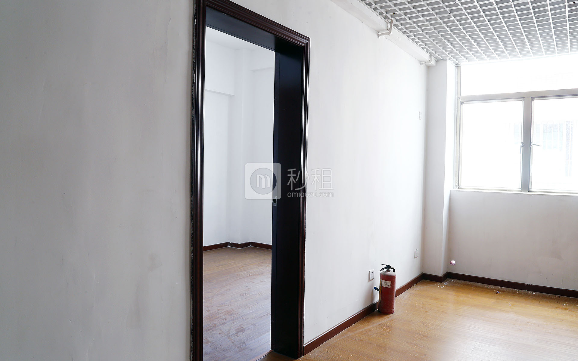 福美商务大厦写字楼出租200平米简装办公室30元/m².月
