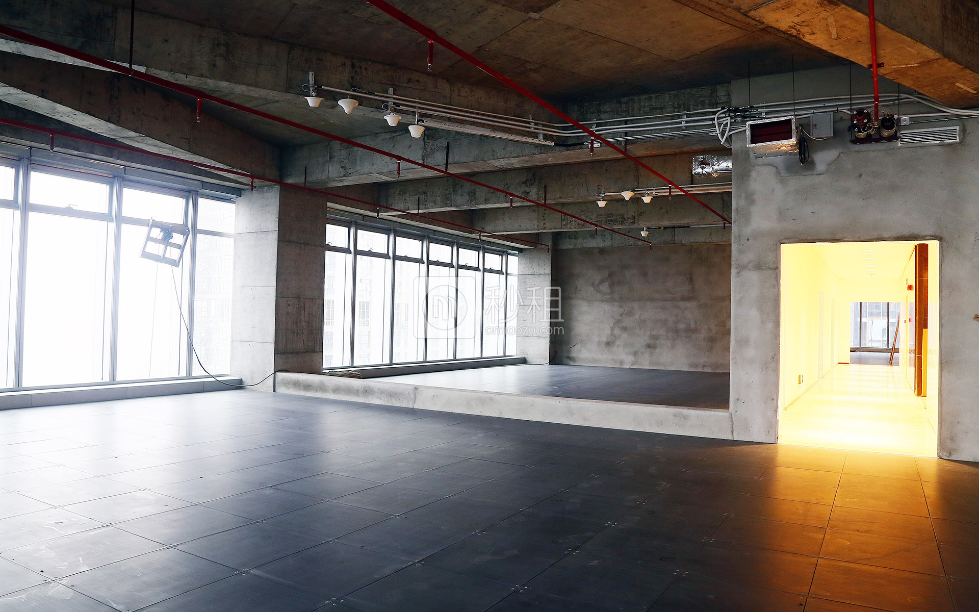 卓越后海中心写字楼出租88平米毛坯办公室252元/m².月
