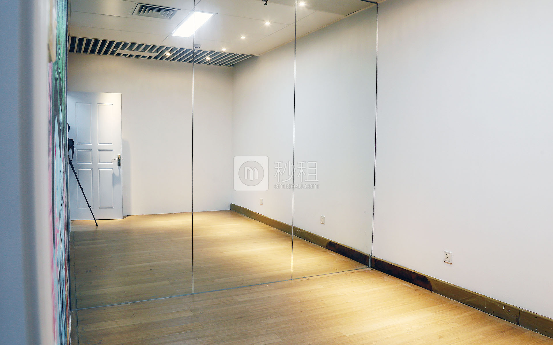 凯达尔集团中心大厦写字楼出租173平米精装办公室120元/m².月