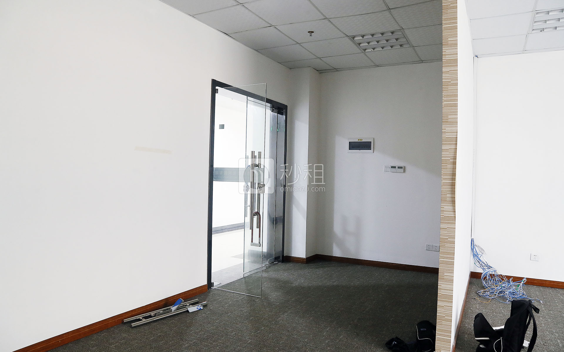 颐丰华厦门大学写字楼出租158平米简装办公室45元/m².月