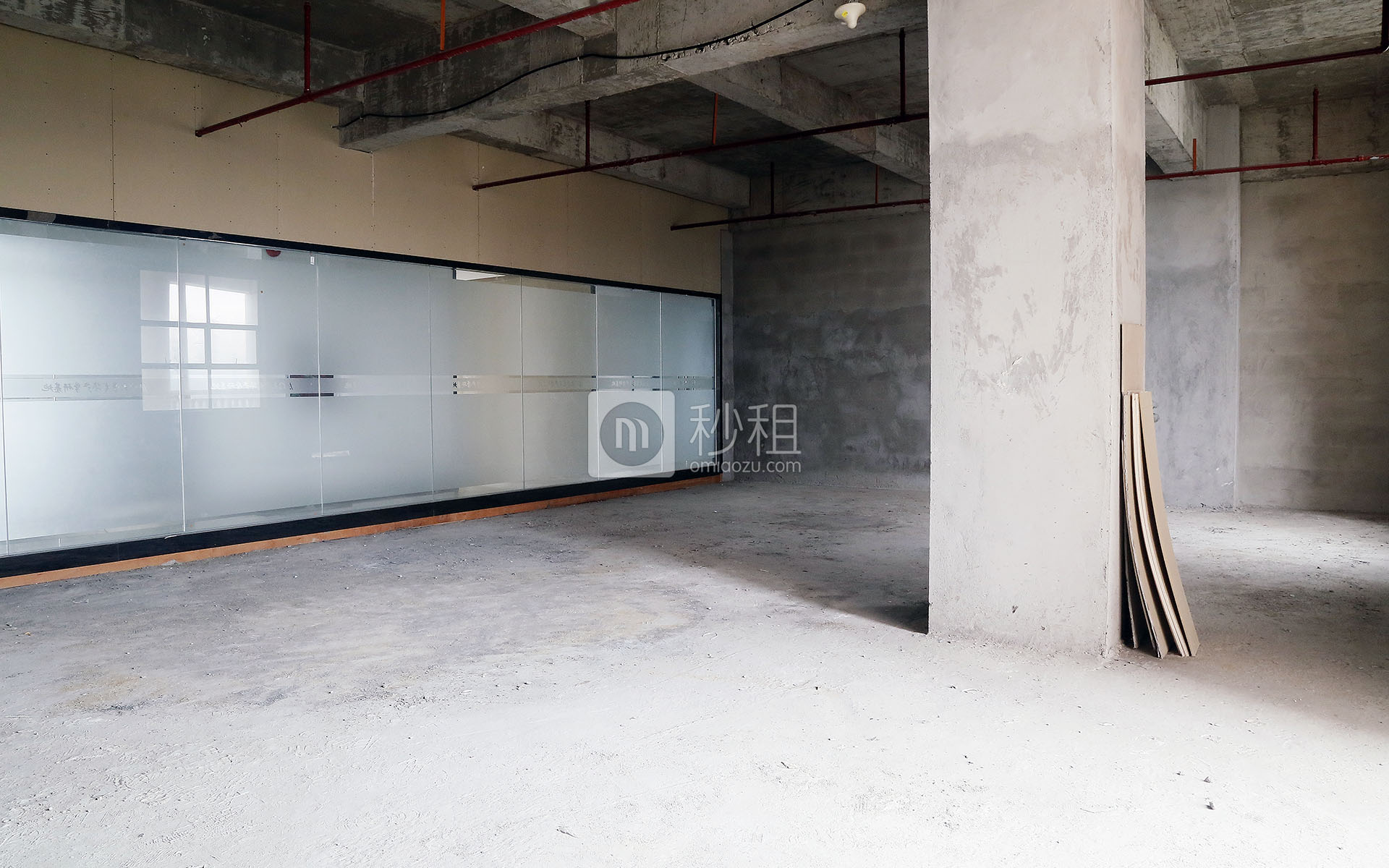 颐丰华厦门大学写字楼出租184平米毛坯办公室37元/m².月