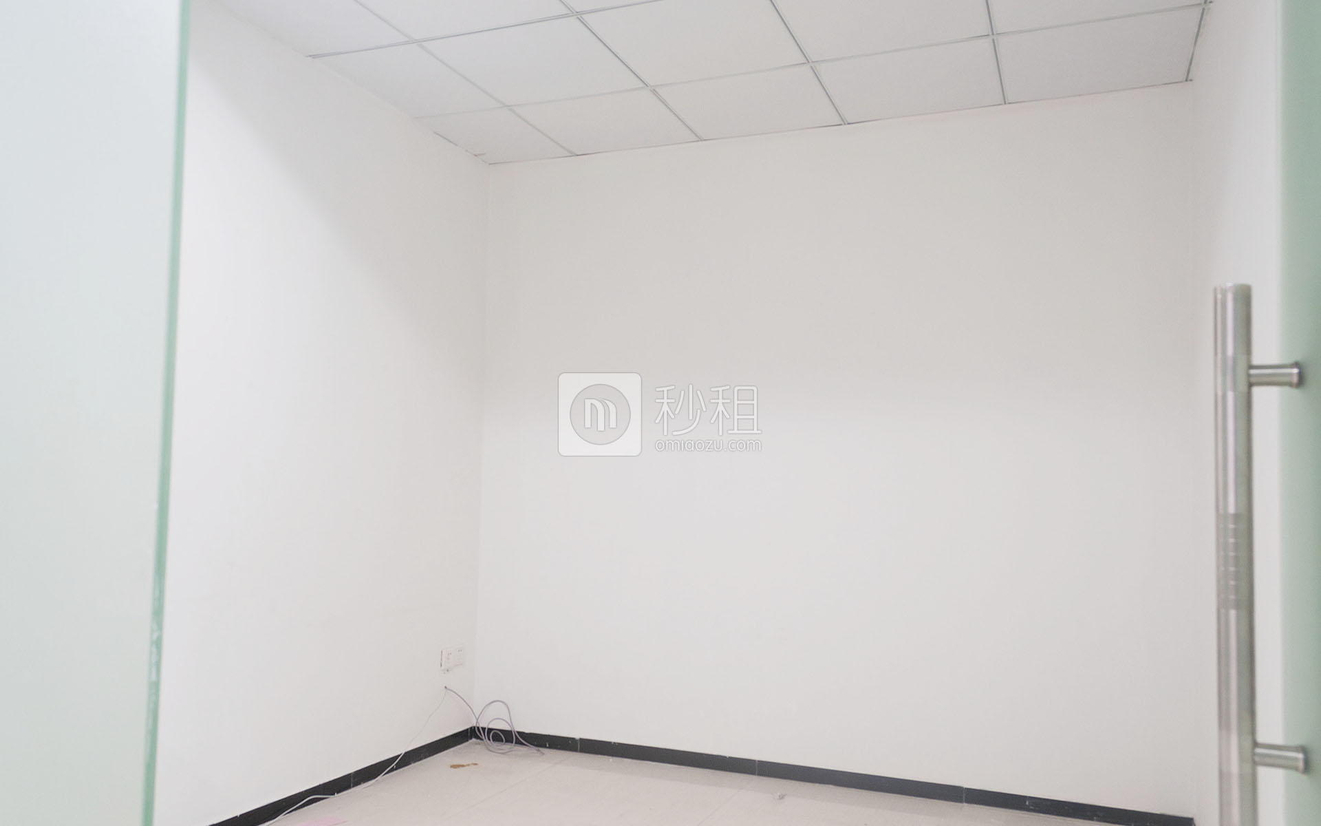 兰光科技园写字楼出租336平米精装办公室95元/m².月