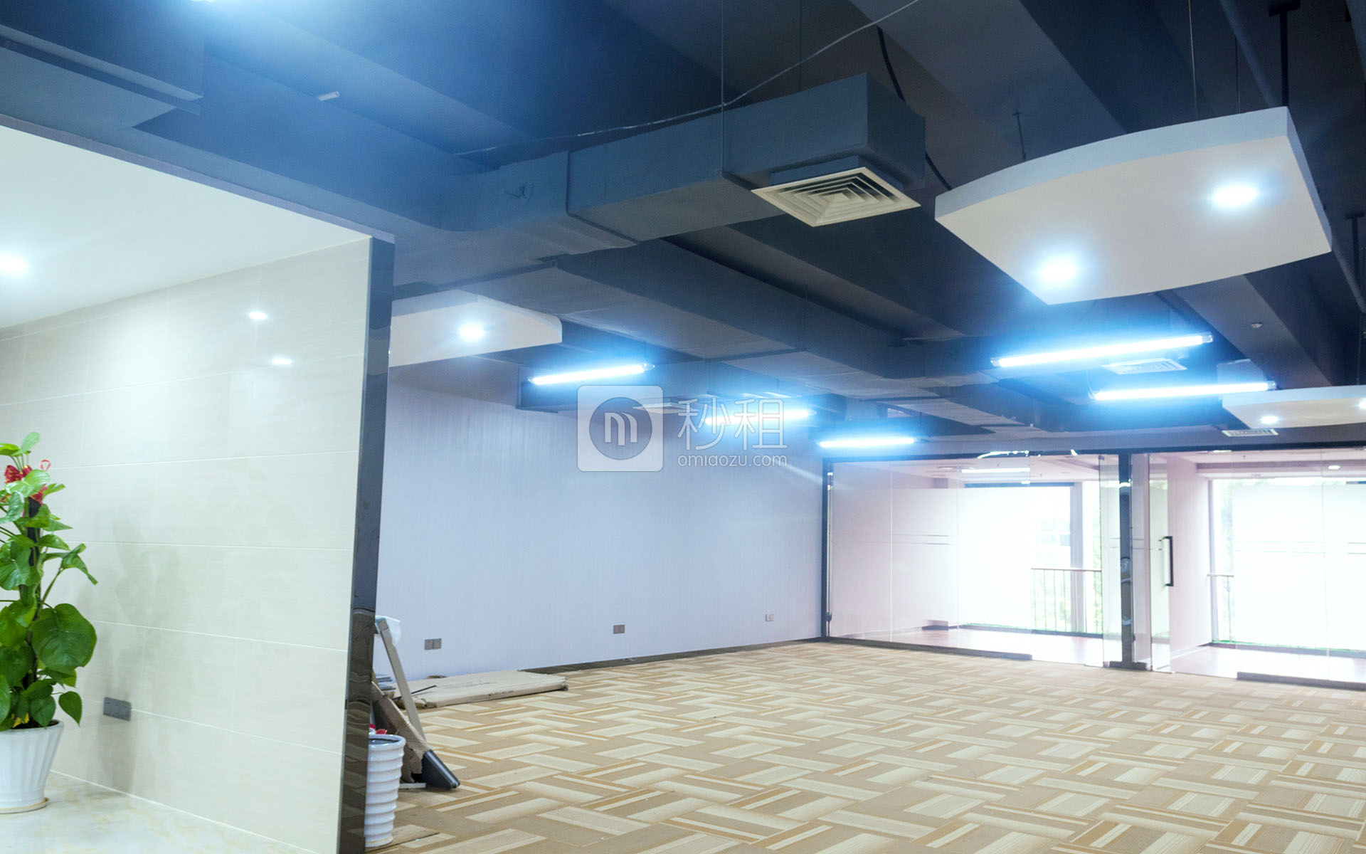 彩虹科技大厦写字楼出租251平米精装办公室90元/m².月