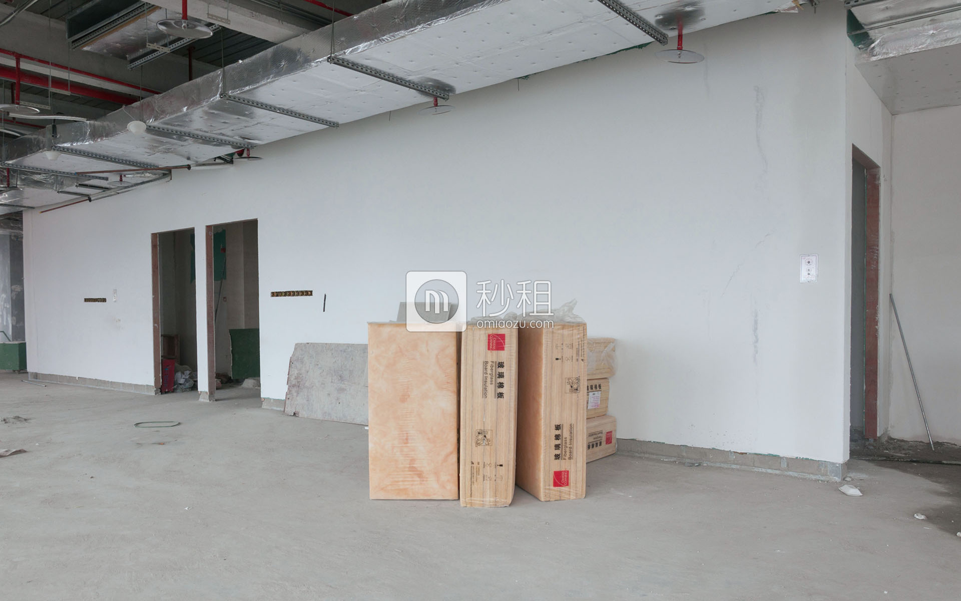 中建钢构大厦写字楼出租1642平米毛坯办公室220元/m².月