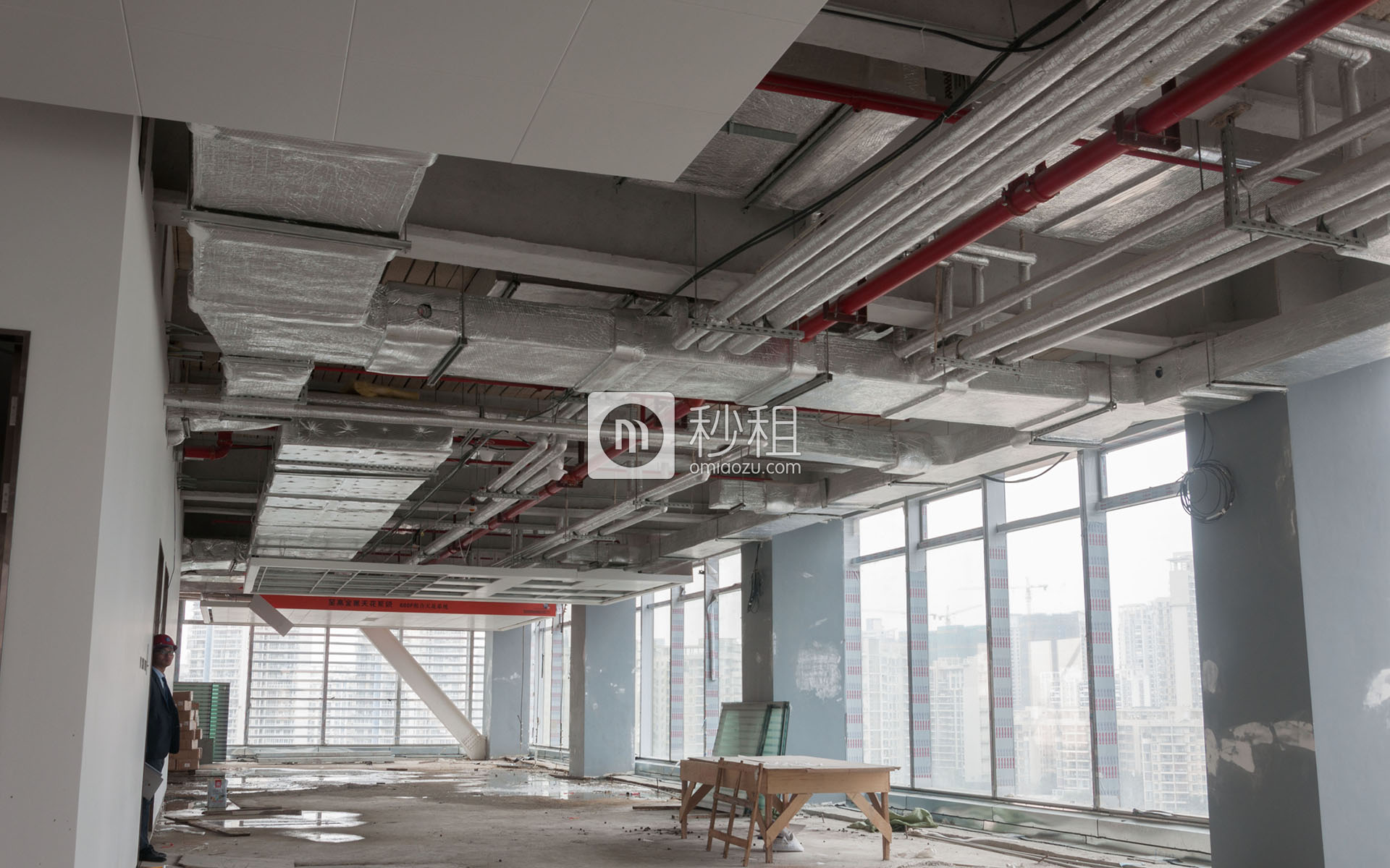 中建钢构大厦写字楼出租1642平米毛坯办公室220元/m².月